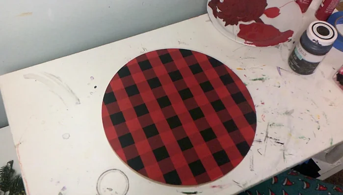 Trace over the chalk transferred text with white paint.