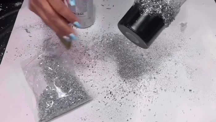 Clean off excess glitter and let the glue dry.