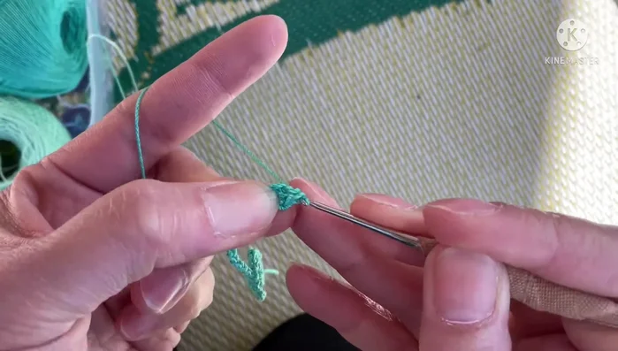 Repeat leaf pattern as desired (video shows 4 leaves)