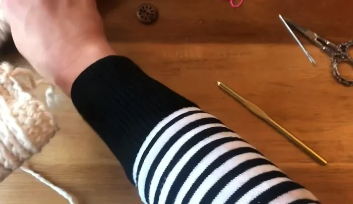 Fasten off and weave in ends.