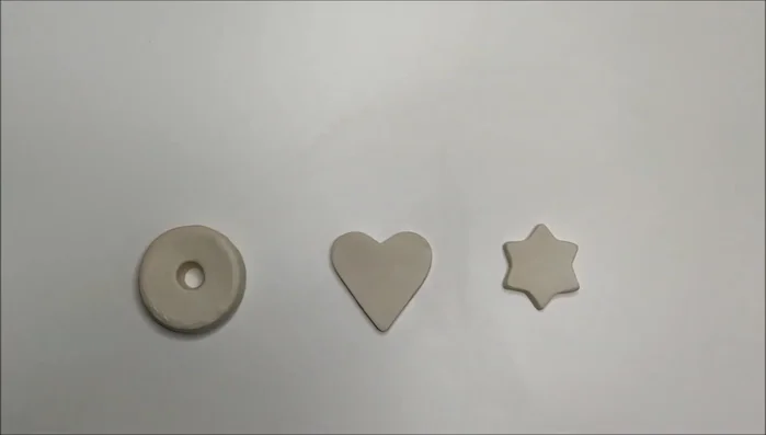 Let the clay shapes air dry completely for 48 hours.