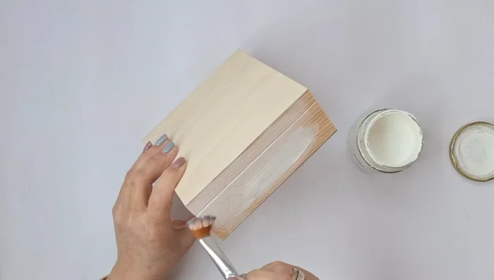 After drying, clean the inner ends with sandpaper to remove paint spills.