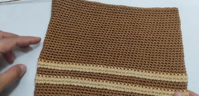 Weave in the ends of the yarn securely.