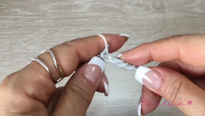 Work in the elastic stitch for 16 rows.