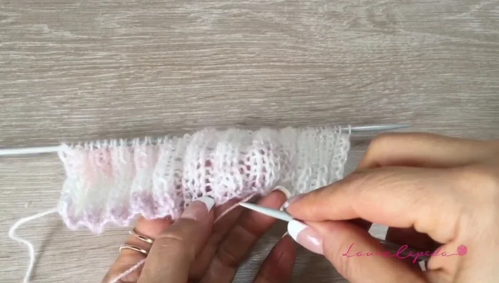 Work in the elastic stitch for 16 rows.