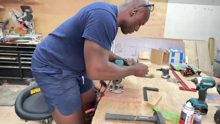 Route out the teacup/coffee mug slot using a circle template and compact router.