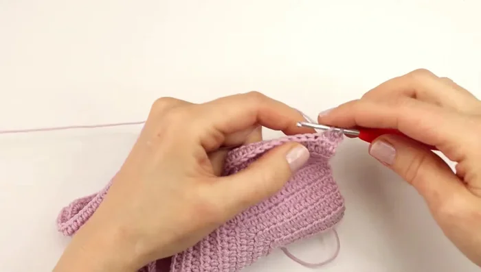 Rows 16-39: Hdc in every stitch across (24 rows total).