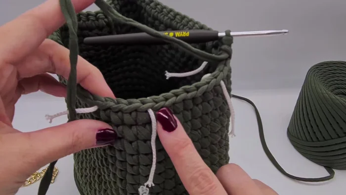 Repeat this process on the other side, and sew in the ends.