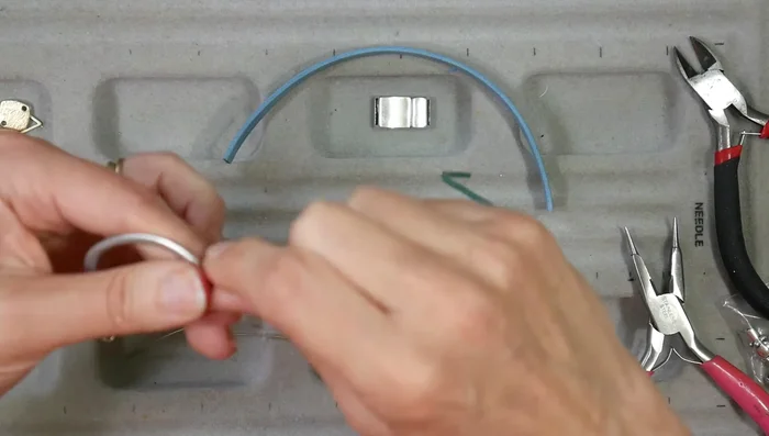 Create a natural stone pendant bracelet: Use a similar technique as step 1 and 2 to attach the natural stone to an oval frame.