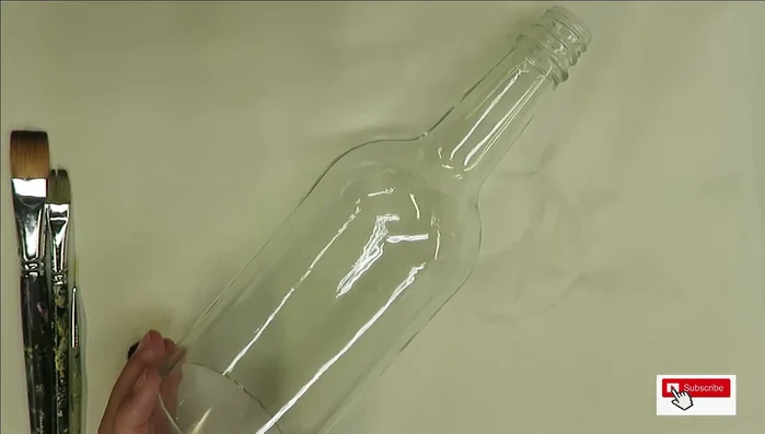 Seal the design: Spray with an outdoor varnish to protect the wind chime from the elements.