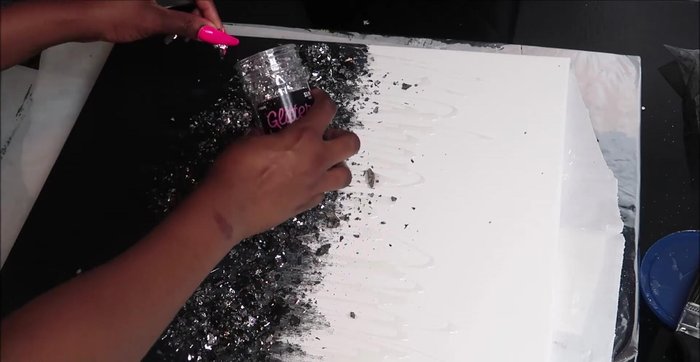 Add other types of glitter (fine glitter, glitter flakes, confetti glitter) as desired to enhance the sparkle and create different textural elements.