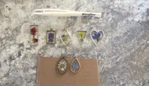Creating Stunning Resin Pendants with Pressed Flowers: A Step-by-Step Guide
