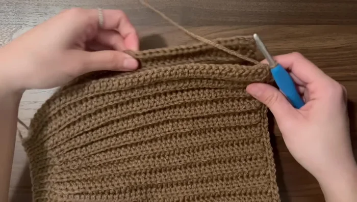 Slip stitch the ends together to form the hat, working in the back loops only. 