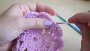 Crochet Coaster Tutorial: Easy Scalloped Edge Pattern