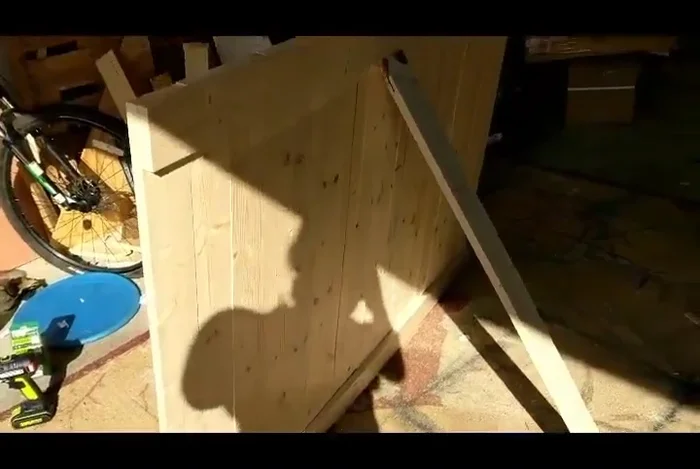 Dry brush paint (optional): Lightly apply white paint with a dry brush for a distressed look.