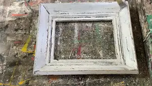 Chippy & Rustic Picture Frame Makeover: Easy DIY Upcycling!
