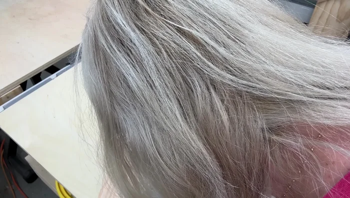 Glue the runner to the fence: Apply CA glue and activator, carefully positioning the runner flush against the fence.