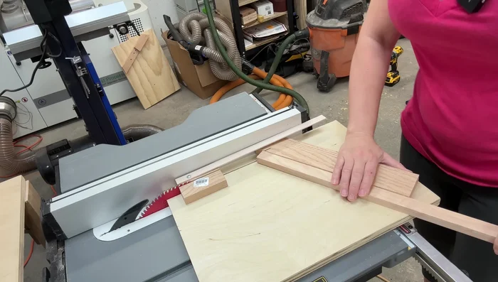 Cut your shapes: Use the jig to cut the diamond shapes. Remember to cut only 2-3 pieces at a time to prevent kickback. For the other shapes, use a second, simpler jig (just a 30° angled block) and adjust your fence accordingly, employing a stop block to manage workpiece position and prevent kickback.