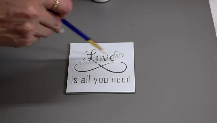 Let the etching cream sit for 20-25 minutes in a well-ventilated area.