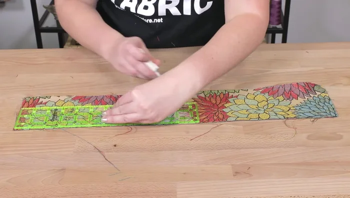 Sew the boxing pieces together to form a loop, matching parallel sides for non-square cushions.