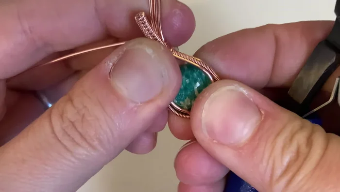 Insert the stone, ensuring sufficient surface area.