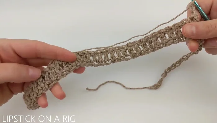 Increase: Chain 2, turn. 2dc in first and last stitch, 1 dc in each stitch between. Repeat until you reach 31 dc.