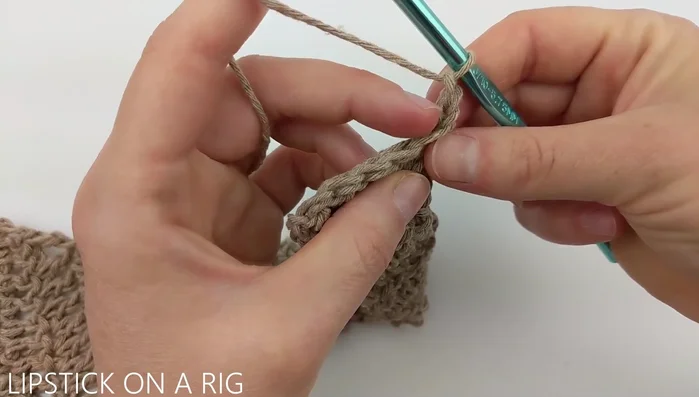 Increase: Chain 2, turn. 2dc in first and last stitch, 1 dc in each stitch between. Repeat until you reach 31 dc.