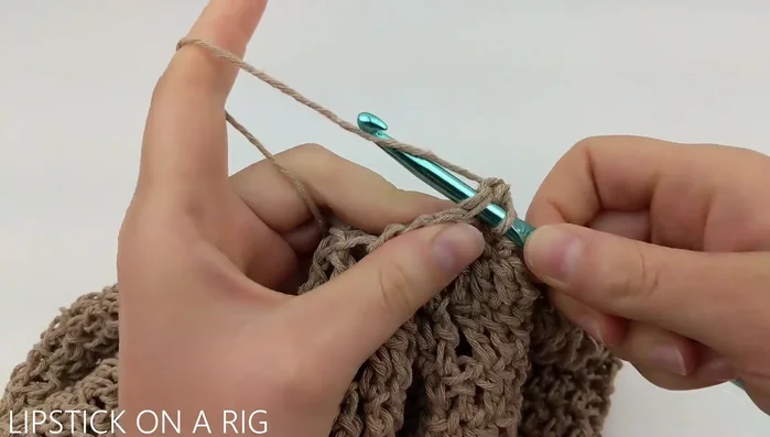 Finishing: Slip stitch to join, cut yarn, fasten off.