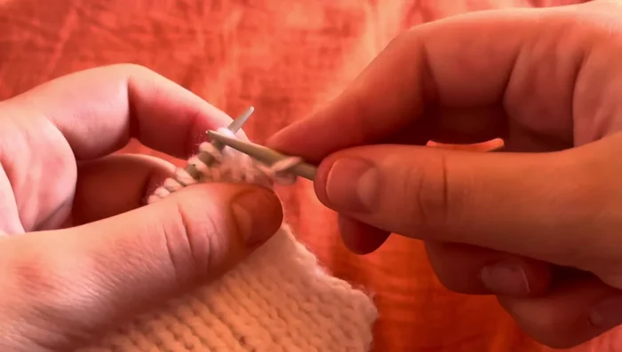 Wrong side rows: Knit all knit stitches and purl all purl stitches.