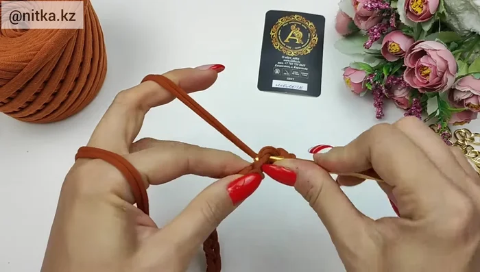 Close the first row. By the end, you should have 38 loops.