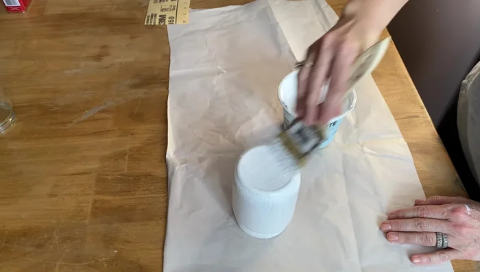 Apply a second coat to the bottom of the jar.