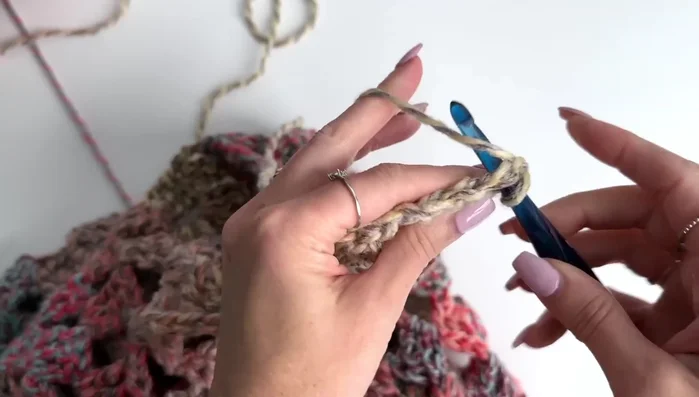 Fasten off and weave in ends.