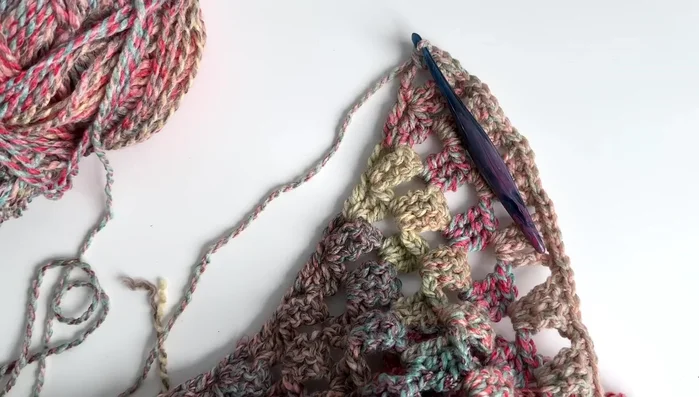 Fasten off and weave in ends.