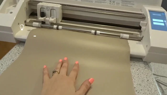 Adjust your cutting settings: Ratchet blade at setting 3, speed at 8, thickness at 3 (adjust as needed for your machine).