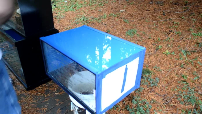 Apply a second coat of paint, using strokes in the opposite direction from the first coat to fill in any gaps.