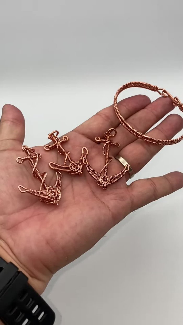 Prepare the Liver of Sulfur solution: Boil a cup of water and add one drop of liver of sulfur per piece of jewelry (maximum four drops at a time). Stir until it turns yellow. Note: This solution has a strong odor; work in a well-ventilated area and dispose of it properly afterward.