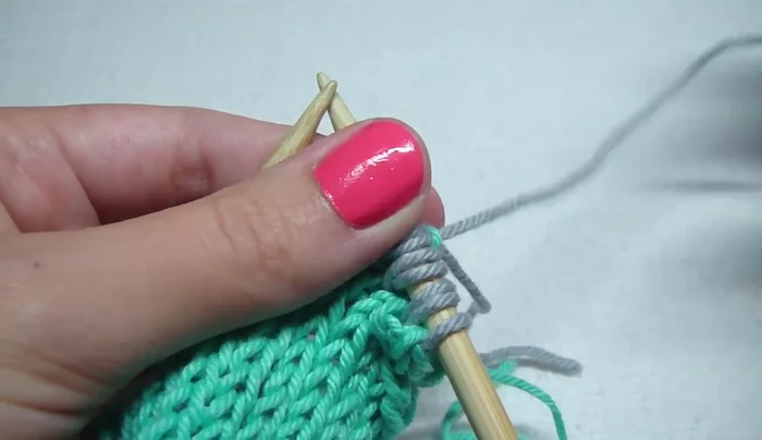 Repeat steps 6-8 to create the desired number of color stripes.