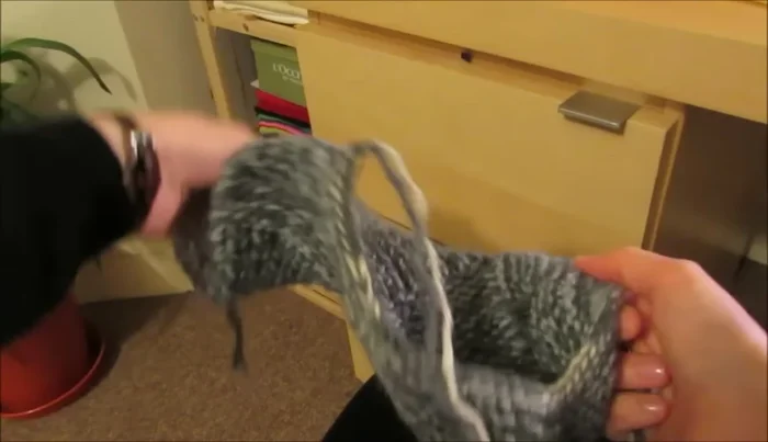 Weave in loose ends and seam.