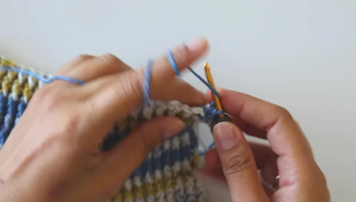 Create the second slipper piece, following steps 1-9. The finished piece should be approximately 8 inches (20 cm) long and stretch to 26-27 cm.