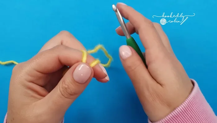 Chain in multiples of 8, plus 4 extra chains. (Example: 28 chains for a scarf)