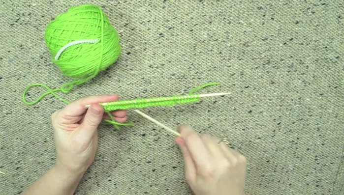 Cast on the desired number of stitches (e.g., 30). Knit one plain row.