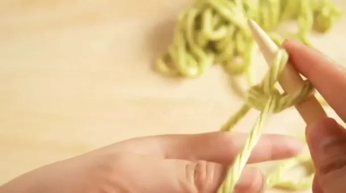 Cast on 10 to 40 stitches using your first color of yarn.