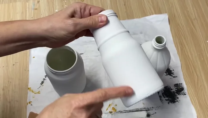 Allow the final coat to dry completely. The paint should adhere strongly to the glass and resist chipping or peeling.