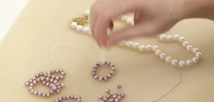 Tape the silk end: Secure a few inches of the silk end with tape to prevent it from slipping.