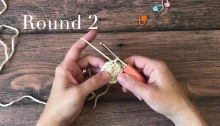 Fasten off and weave in ends.