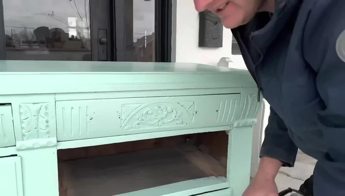 Apply clear wax to blend and control dark wax application (optional)