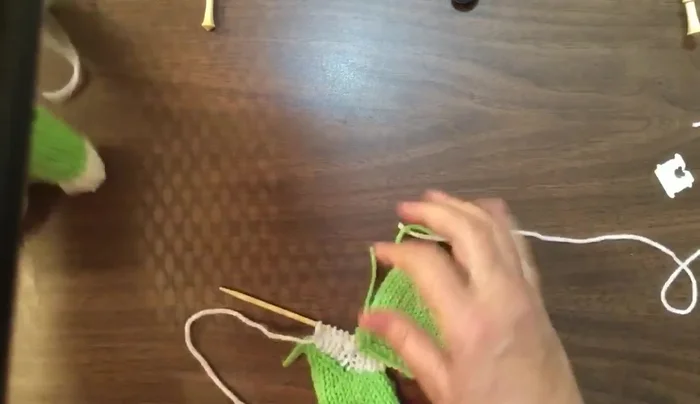 Collar Bind Off (rib bind off)