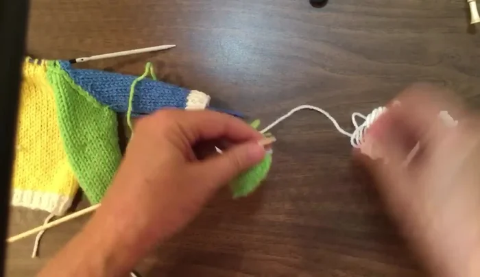 Collar Bind Off (rib bind off)