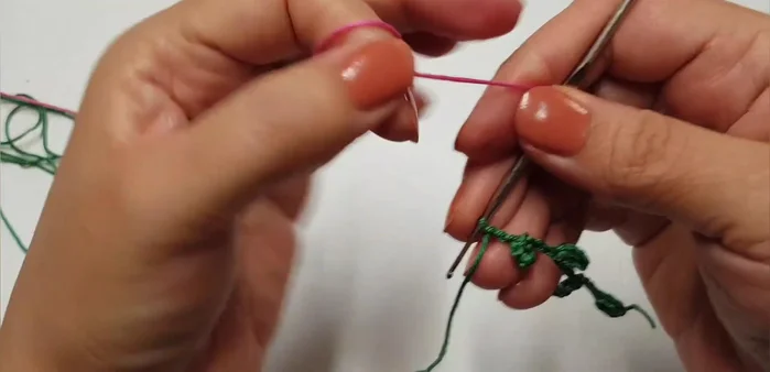 Switch to a contrasting yarn color for the flower petals.