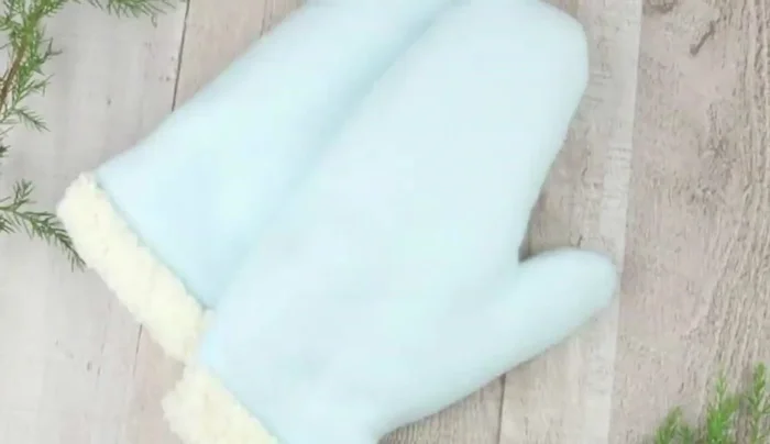 Repeat steps 6-14 for the second mitten.